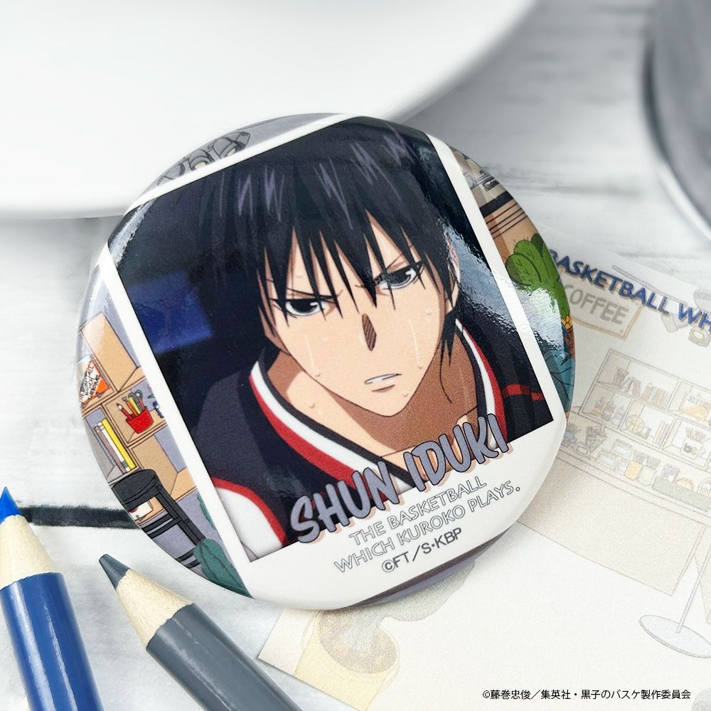 黒子のバスケ×文房具カフェ カフェポスターモチーフ 缶バッジ 伊月 俊 